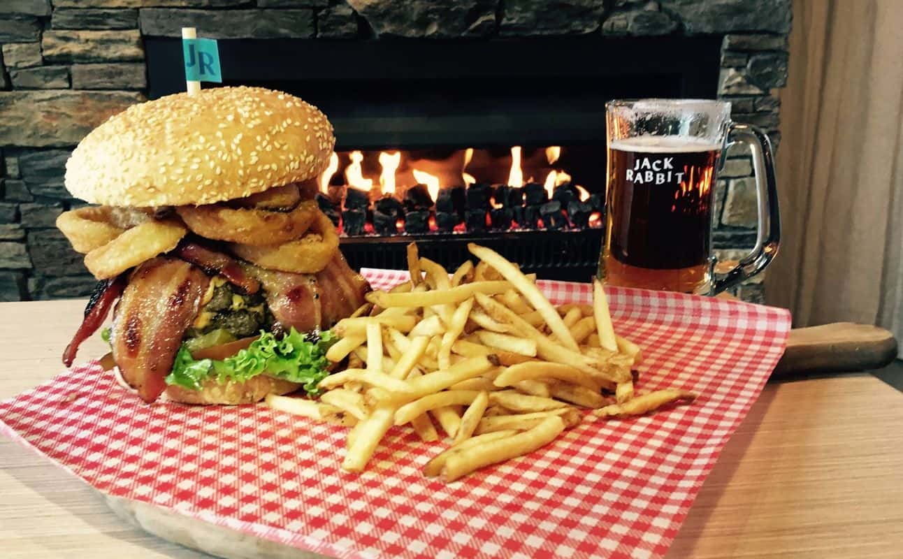 Enjoy Burgers and Pizza cuisine at Jack Rabbit in Wanaka