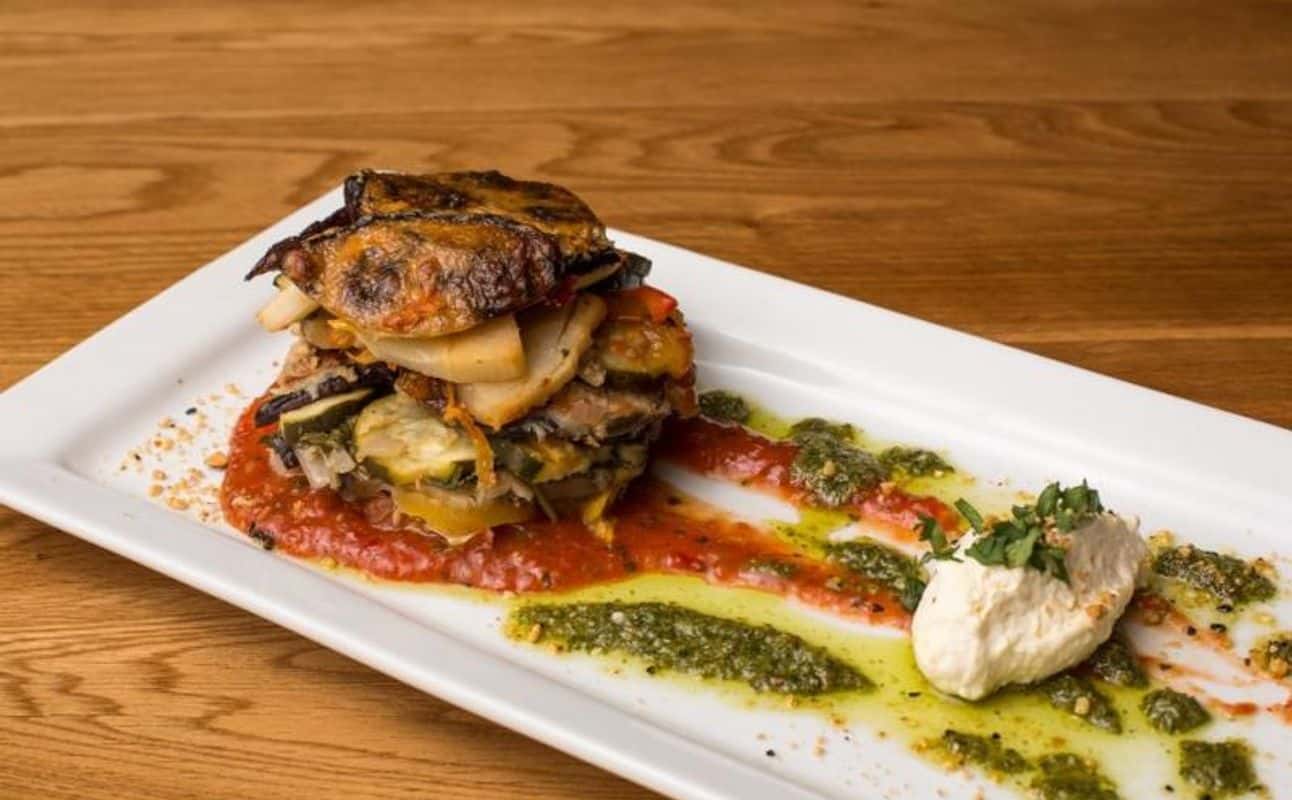 Enjoy New Zealand and Pub Food cuisine at Craft Bar in Dunedin Central, Otago
