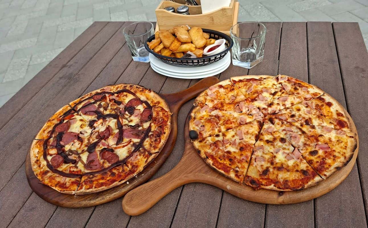 Enjoy New Zealand, Gluten Free options, Vegetarian options, Hotel restaurant, Indoor & outdoor seating, Free wifi, Child friendly, $$$, Families, Groups and Kids cuisine at The Whitianga Hotel in Whitianga, Waikato