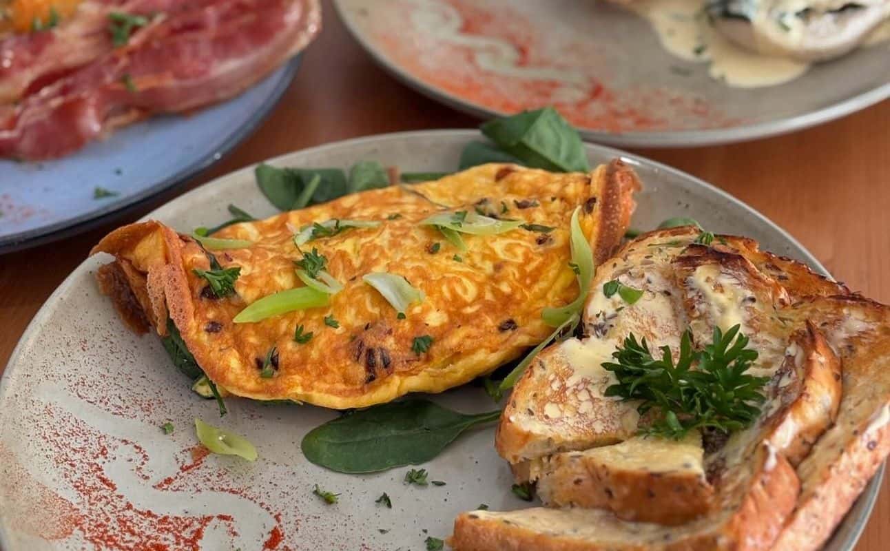 High Tide Cafe & Eatery