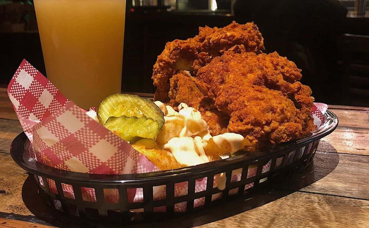 Enjoy Vegetarian options, Bars & pubs, Table service, Indoor & outdoor seating, $$ and Live music cuisine at Heartbreaker Restaurant and Bar in Wellington City Centre, Wellington