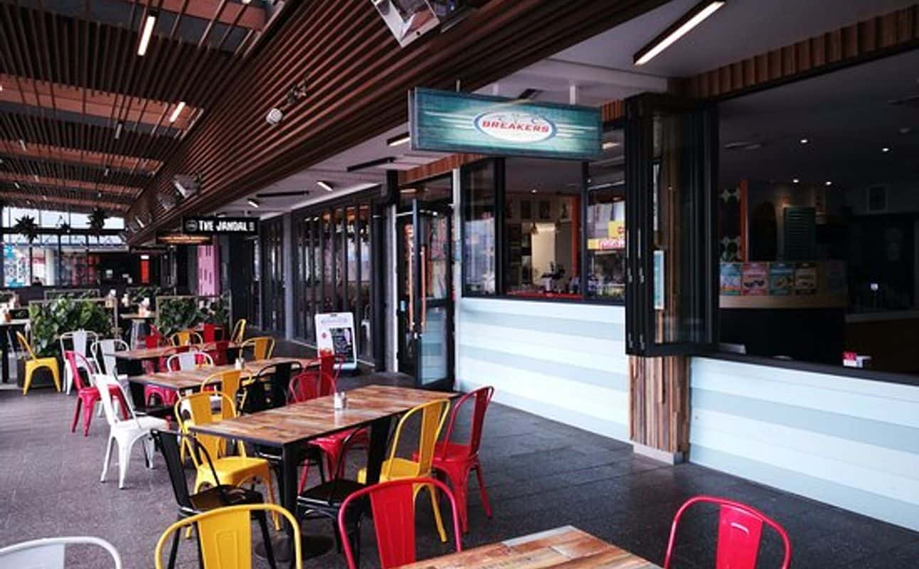 Enjoy New Zealand cuisine at Breakers Restaurant Hamilton in Hamilton Central, Waikato