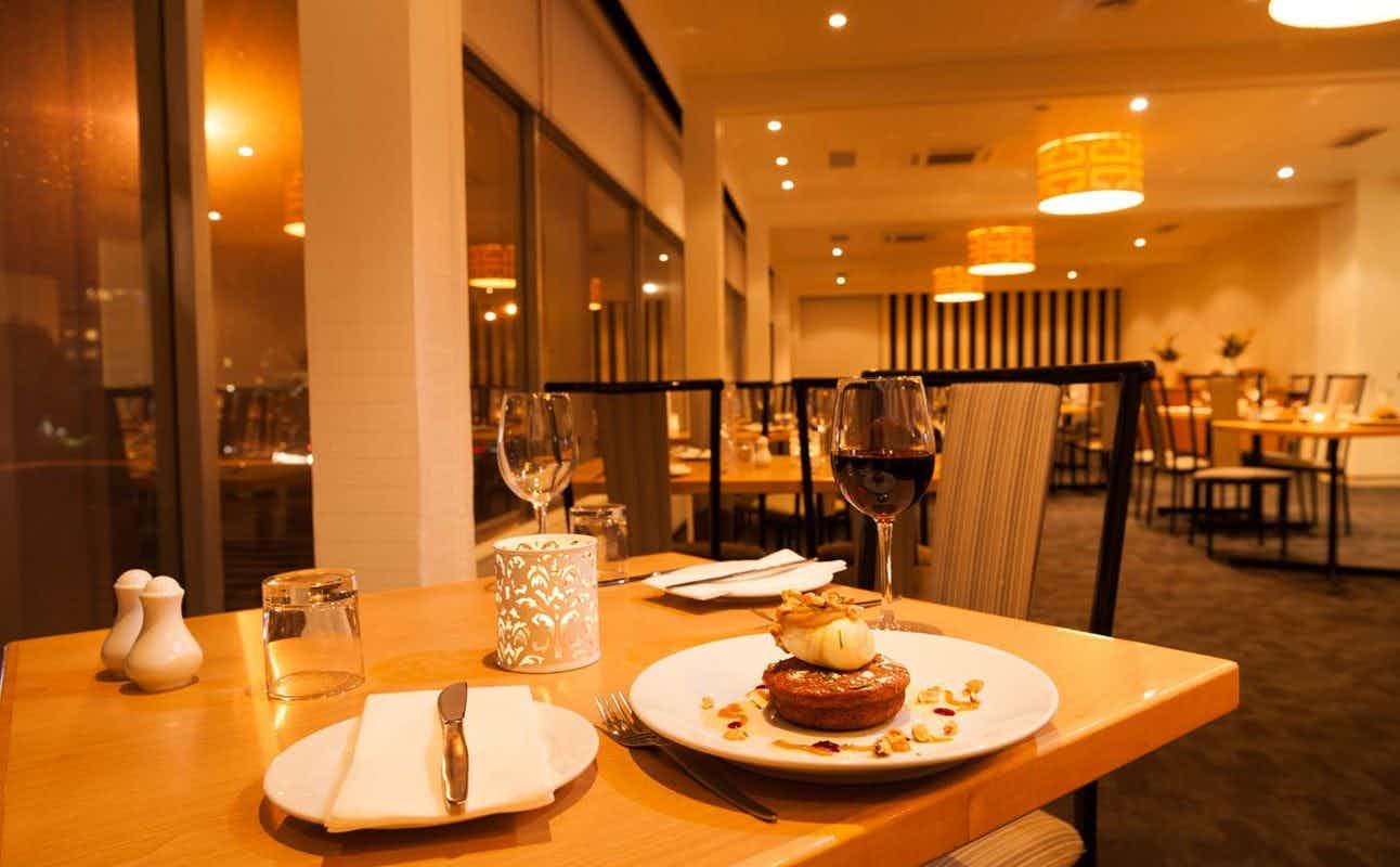 Enjoy New Zealand, Fine Dining and Wine Bar cuisine at Bay Plaza Hotel Restaurant in Wellington City Centre, Wellington
