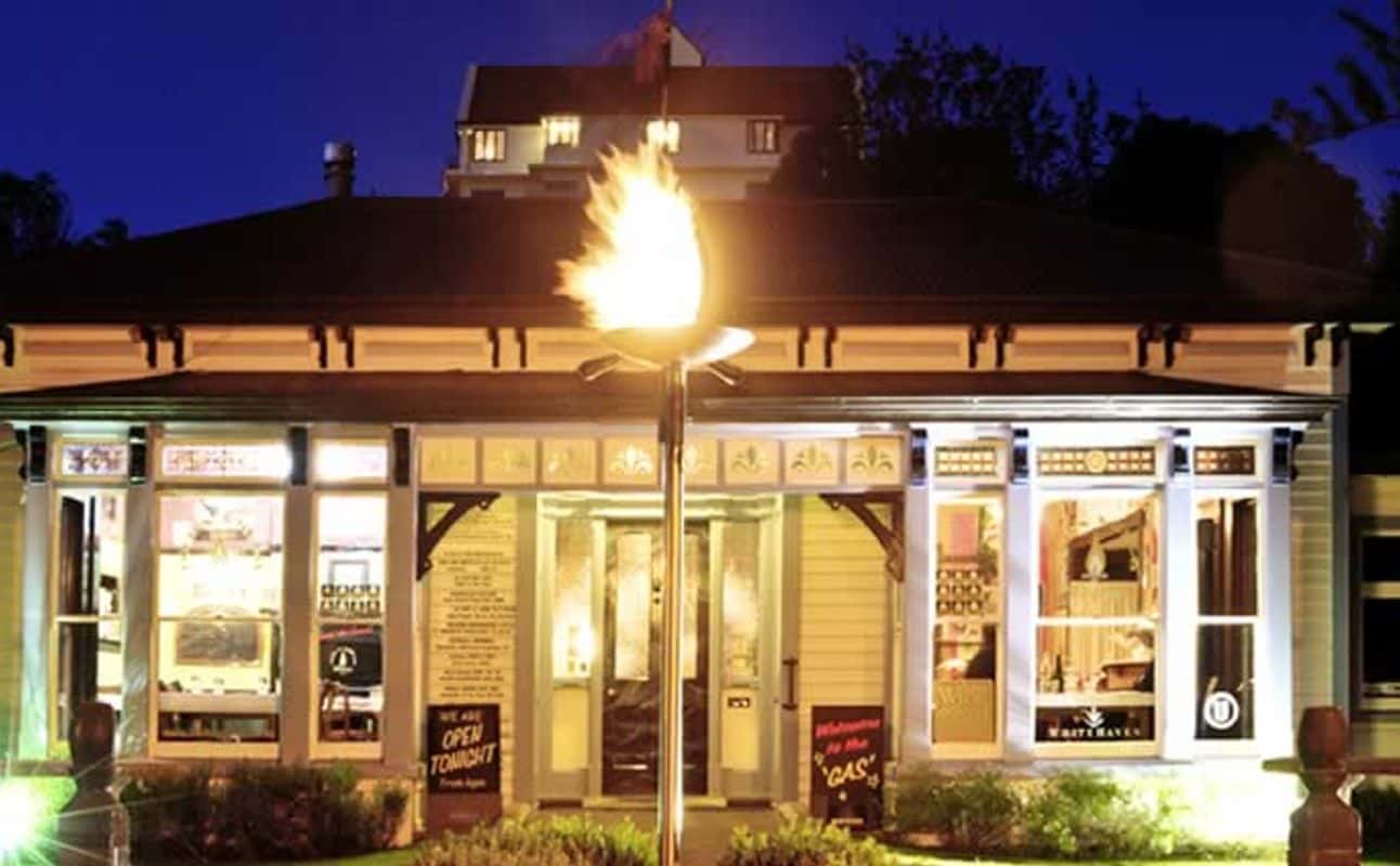 Enjoy New Zealand cuisine at Cook 'N' With Gas in Christchurch Central, Christchurch