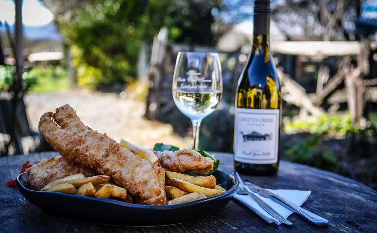 Enjoy Cafe and Pub Food cuisine at Chatto Creek Tavern in Omakau, Otago