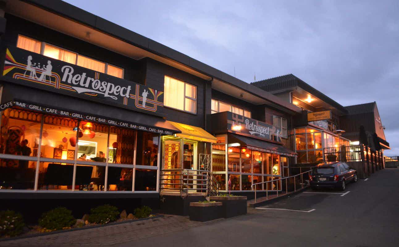 Enjoy New Zealand and Steakhouse cuisine at Retrospect Cafe, Bar & Grill in Hamilton Central, Waikato