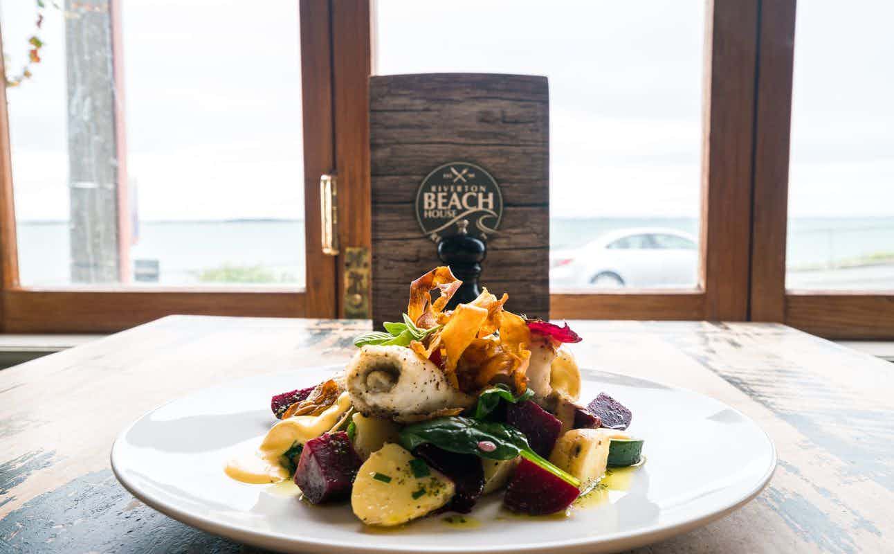 Enjoy New Zealand and Cafe cuisine at Riverton Beachhouse in Riverton, Southland