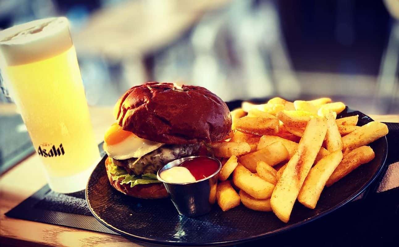 Enjoy Monkey Farm Bar & Eatery in Wanaka