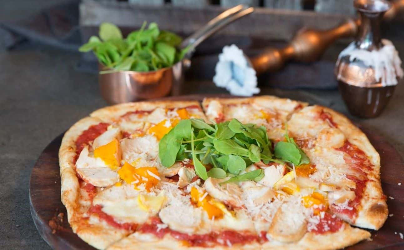 Enjoy Italian, Pizza and $$ cuisine at Antonio's in ōtaki, Kapiti Coast