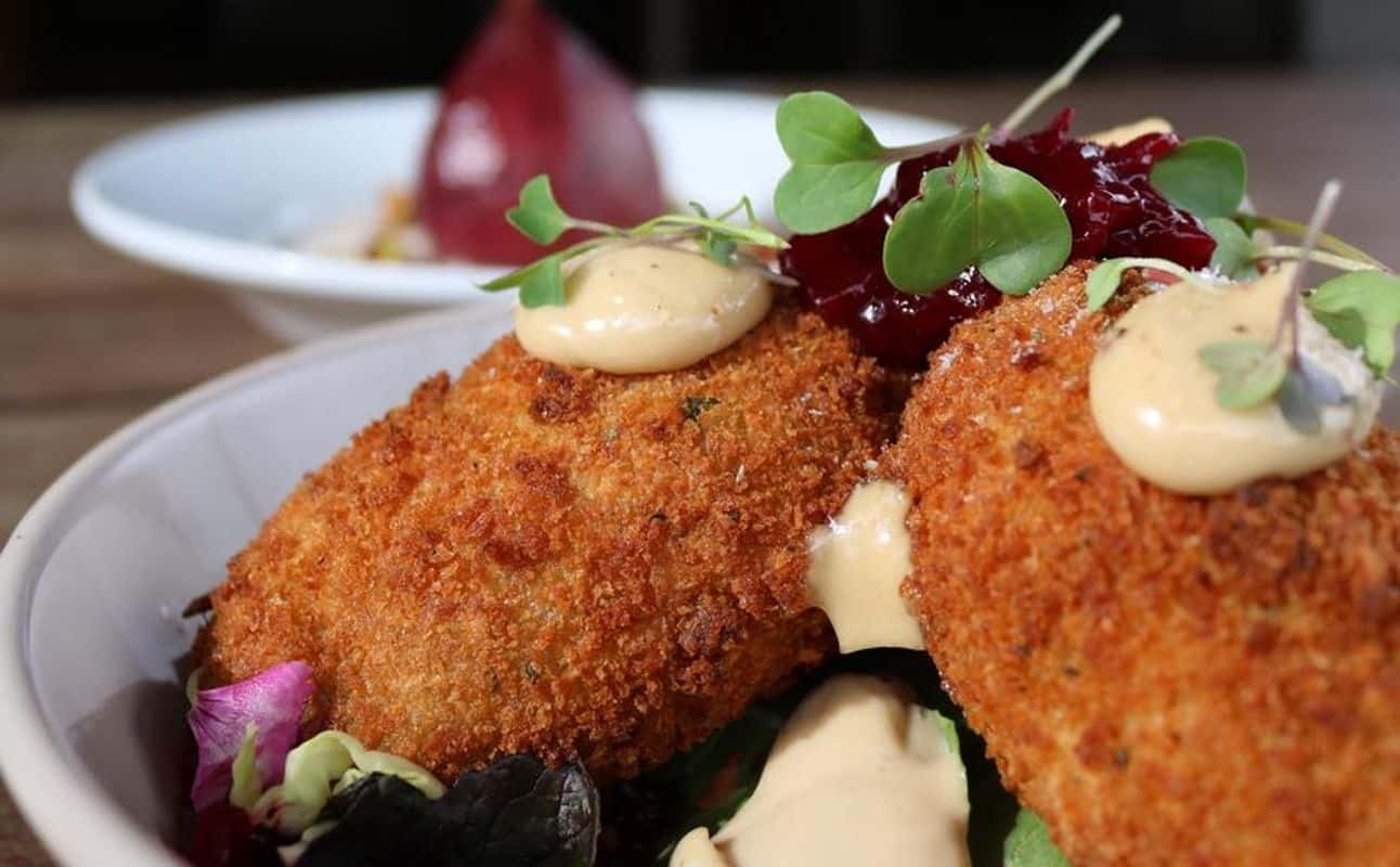 Enjoy Pub Food, New Zealand, Gluten Free options, Vegan options, Vegetarian options, Restaurant, Bars & pubs, Late night, Highchairs available, Indoor & outdoor seating, Table service, Wheelchair accessible, $$$, Live music, Families and Groups cuisine at Five Stags Leamington in Leamington, Waikato