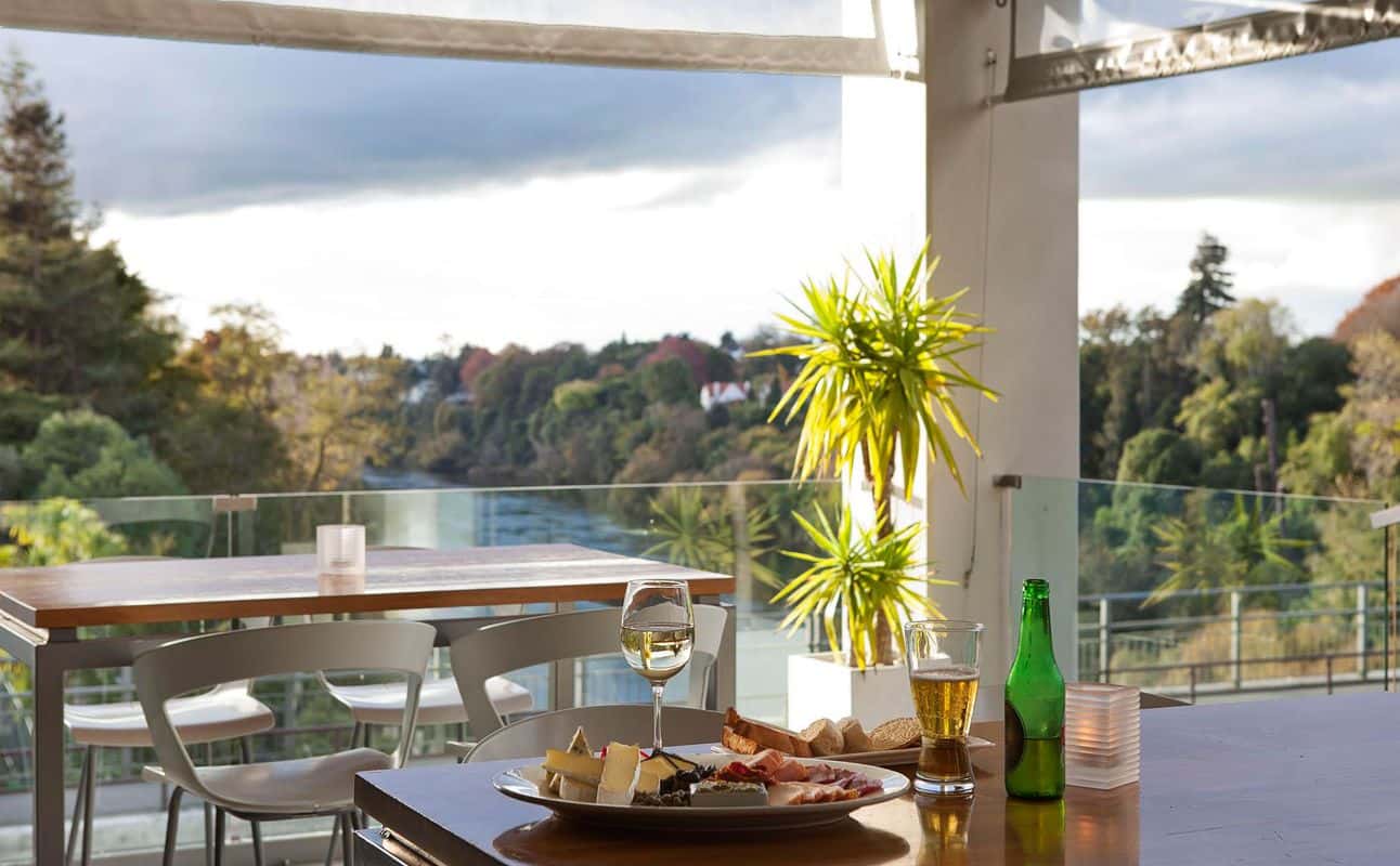 Enjoy Burgers cuisine at iBistro in Hamilton Central, Waikato