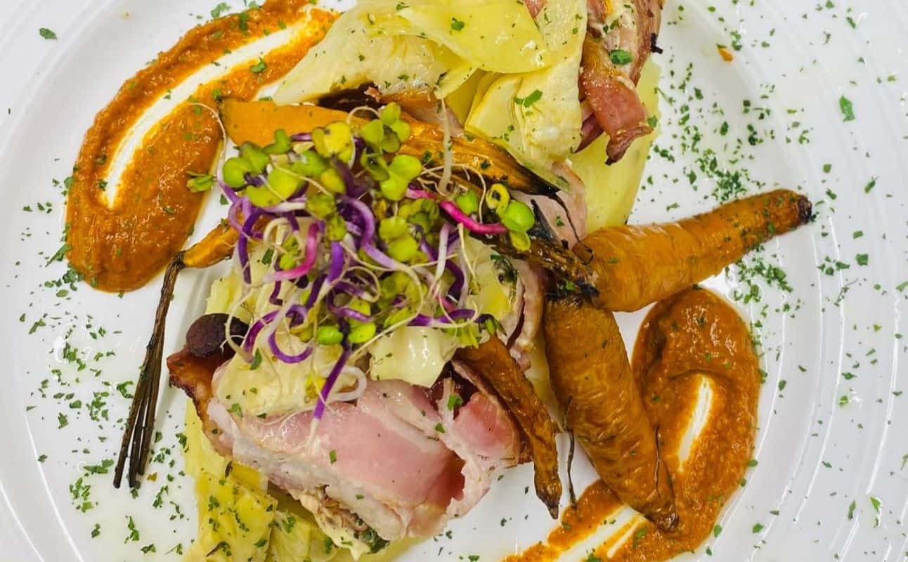 Enjoy Family and New Zealand cuisine at The Stadium Tavern in Alexandra, Otago