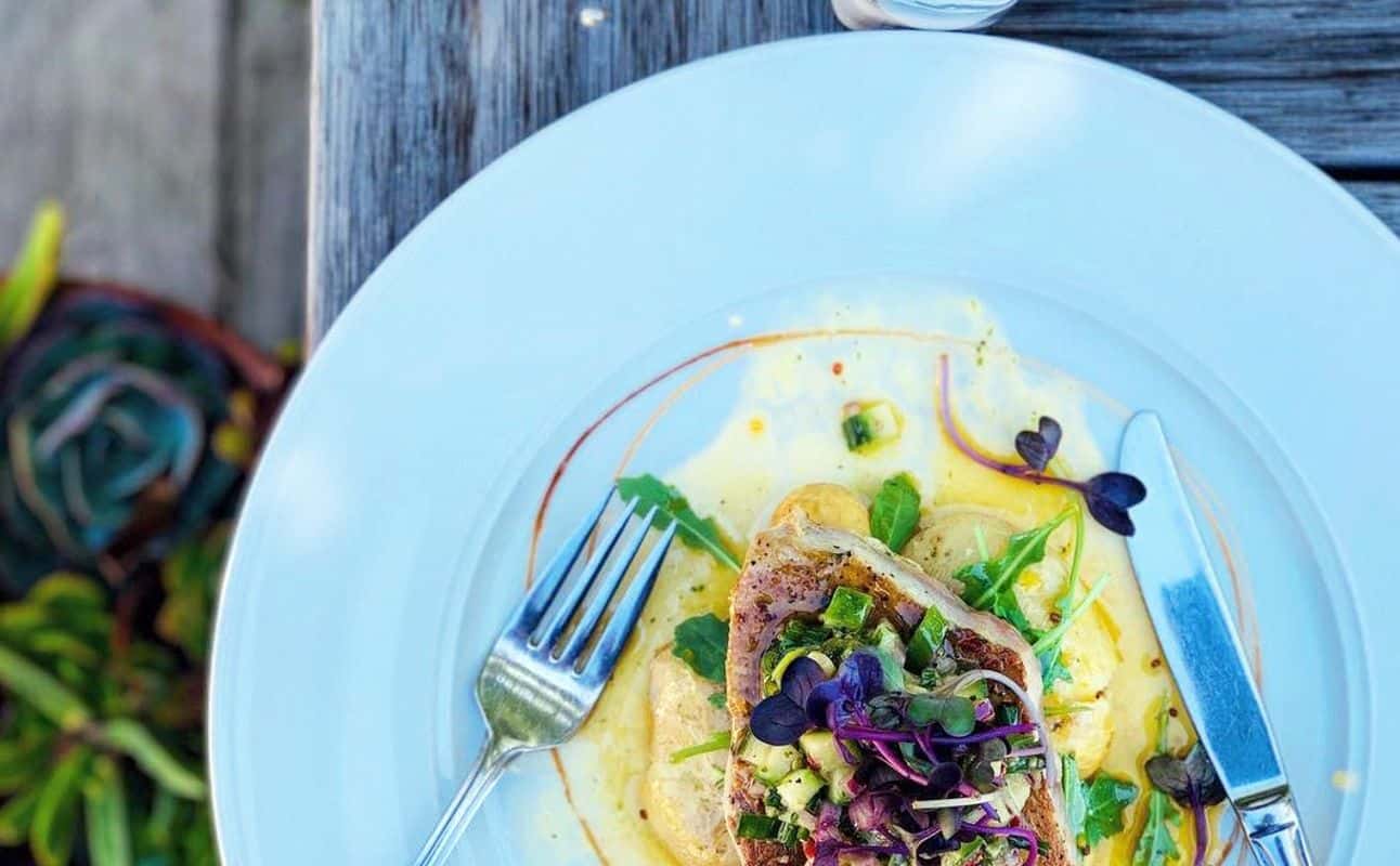 Enjoy European, Cafe, New Zealand and Breakfast cuisine at Glenfalloch Restaurant in Macandrew Bay, Otago