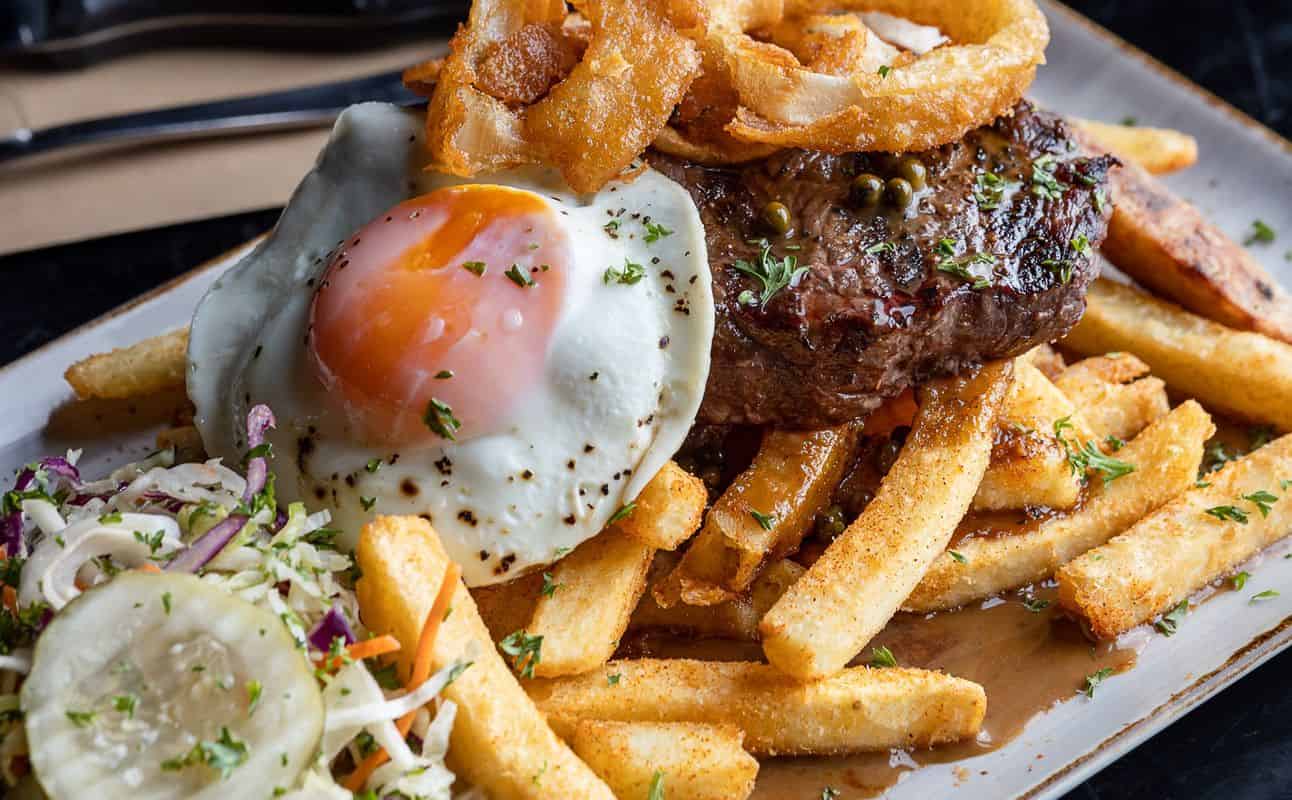 Enjoy Pub Food and Burgers cuisine at The Kingslander in Kingsland, Auckland