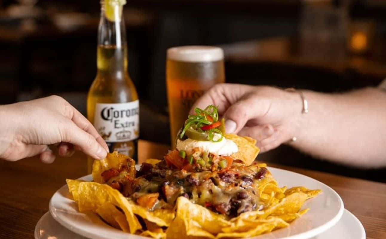 Enjoy Family, Grill & barbeque and Steakhouse cuisine at Lone Star Hamilton in Hamilton Central, Waikato