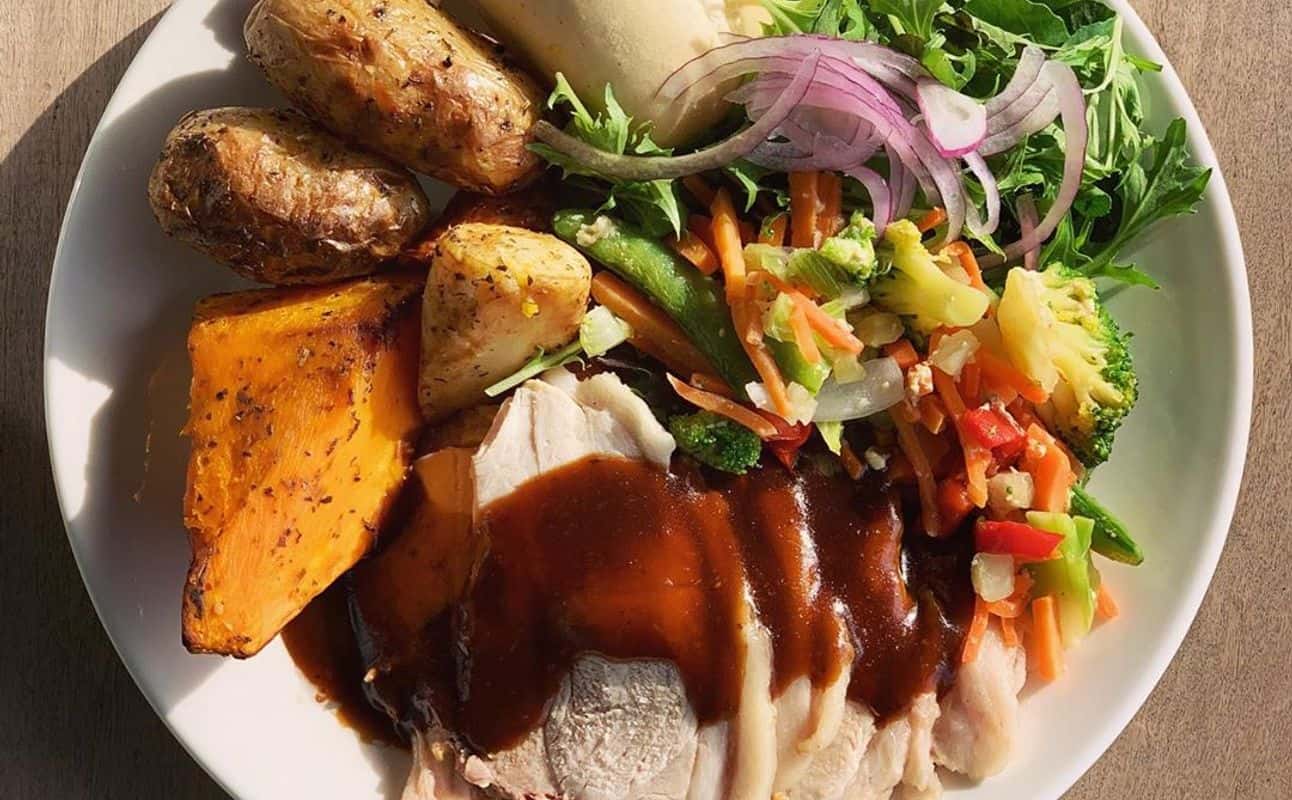 Enjoy Cafe and New Zealand cuisine at Hunts Restaurant in Lower Hutt, Wellington