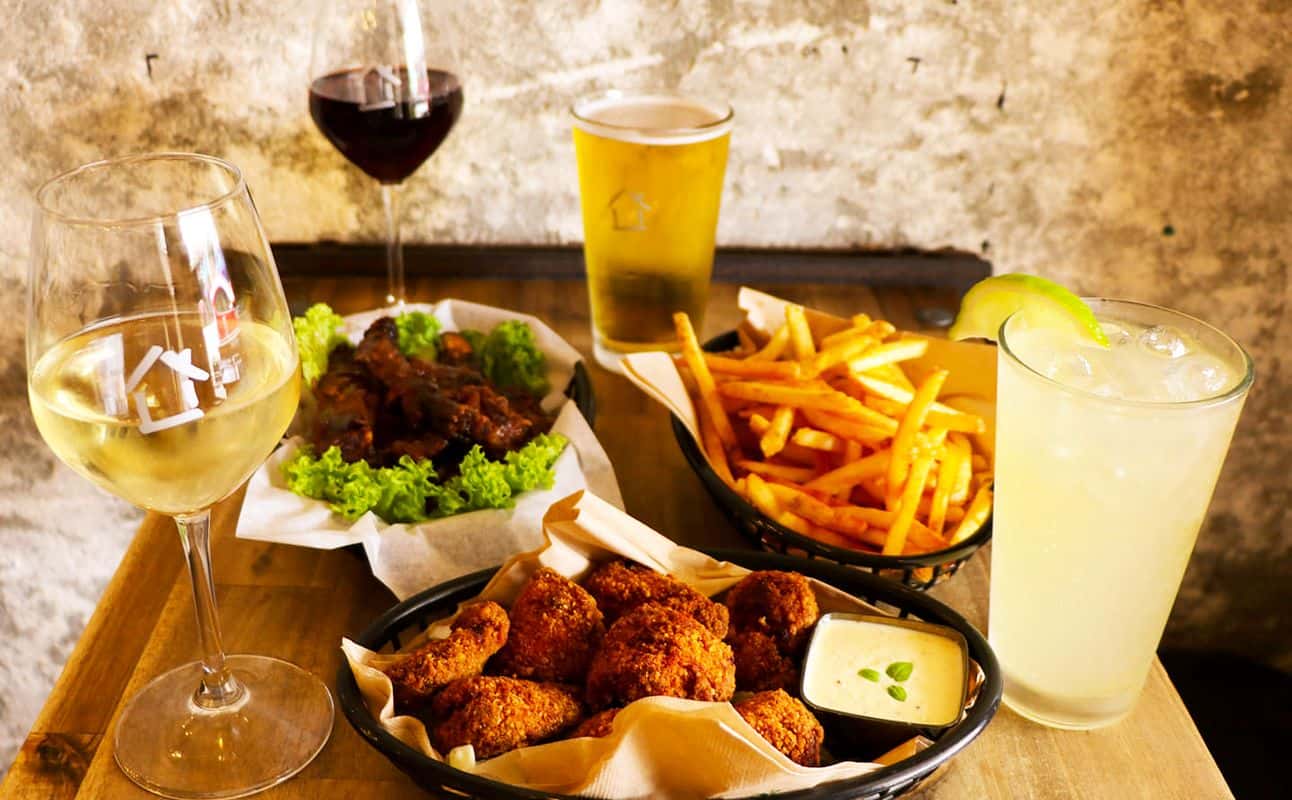 Enjoy Pizza, Pub Food and Craft beer cuisine at Charlie Baxters Ellerslie in Ellerslie, Auckland