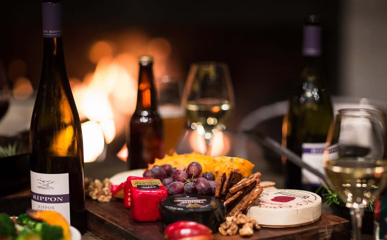 Enjoy New Zealand, Gluten Free options, Vegetarian options, Vineyard, Child friendly, Waterfront, Wheelchair accessible, Table service, Indoor & outdoor seating, Free onsite parking, $$$, Date night, Families, Special occasion, Local cuisine and Views cuisine at The Chef's Table in Wanaka