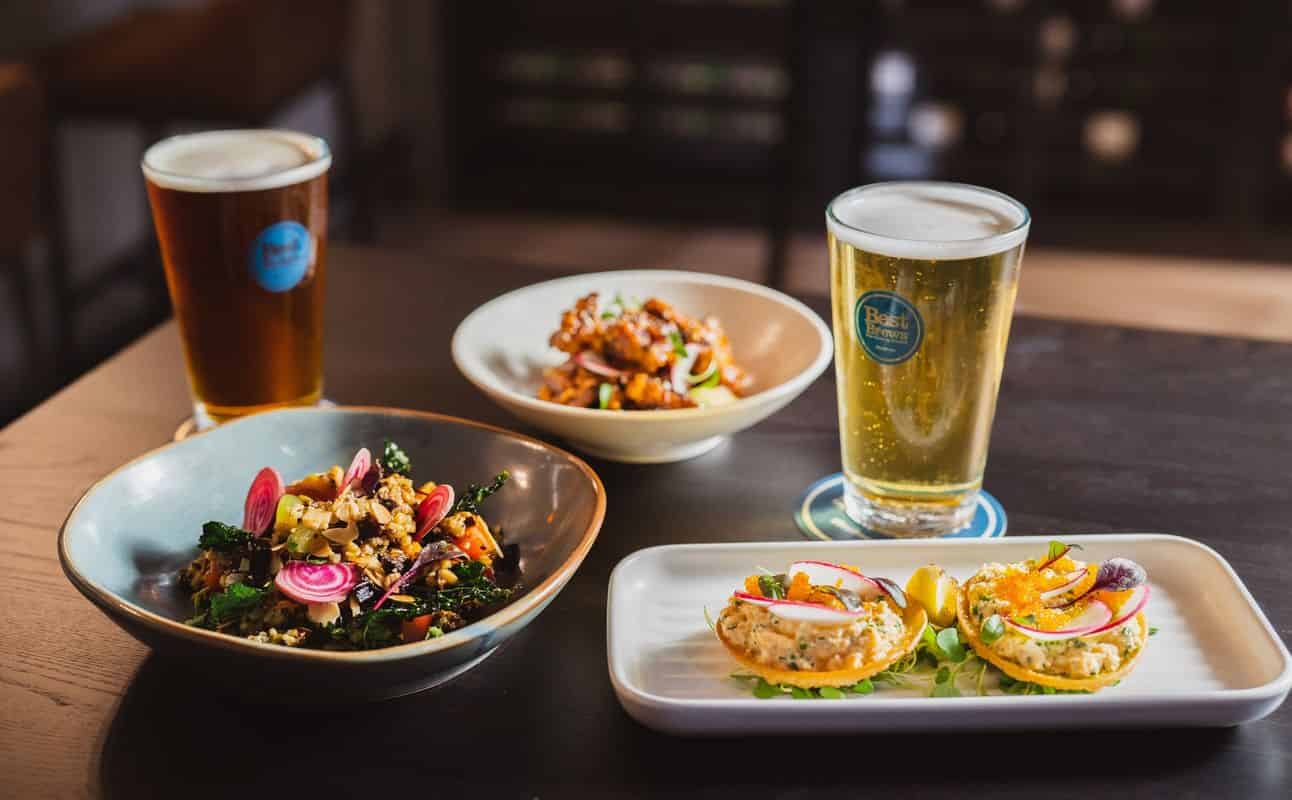 Enjoy New Zealand, Pub Food, Vegetarian options, Bars & Pubs, Table service, $$$, Date night and Families cuisine at Queens Head Bar & Eatery in Auckland City Centre, Auckland