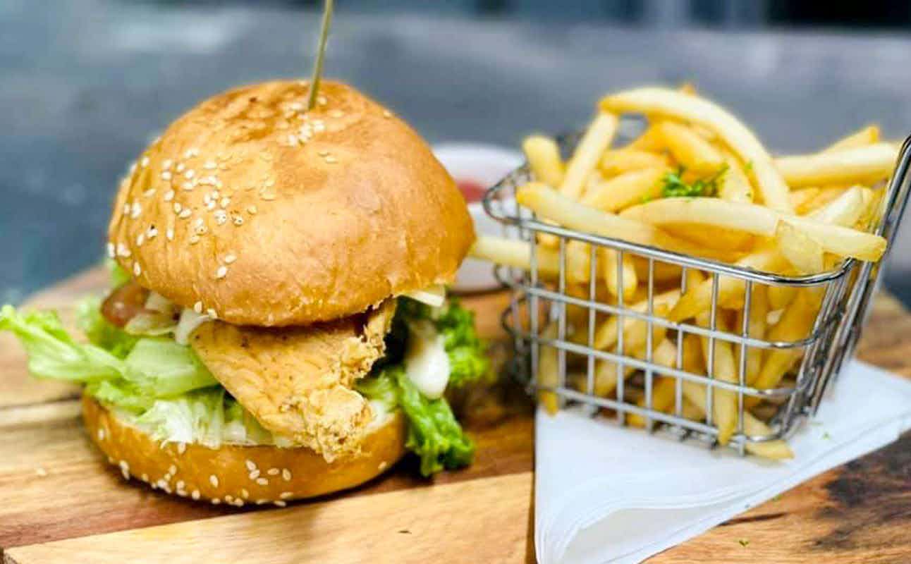 Enjoy Cafe, Pub Food and New Zealand cuisine at SaMick Cafe and Bar in City Centre, Wellington