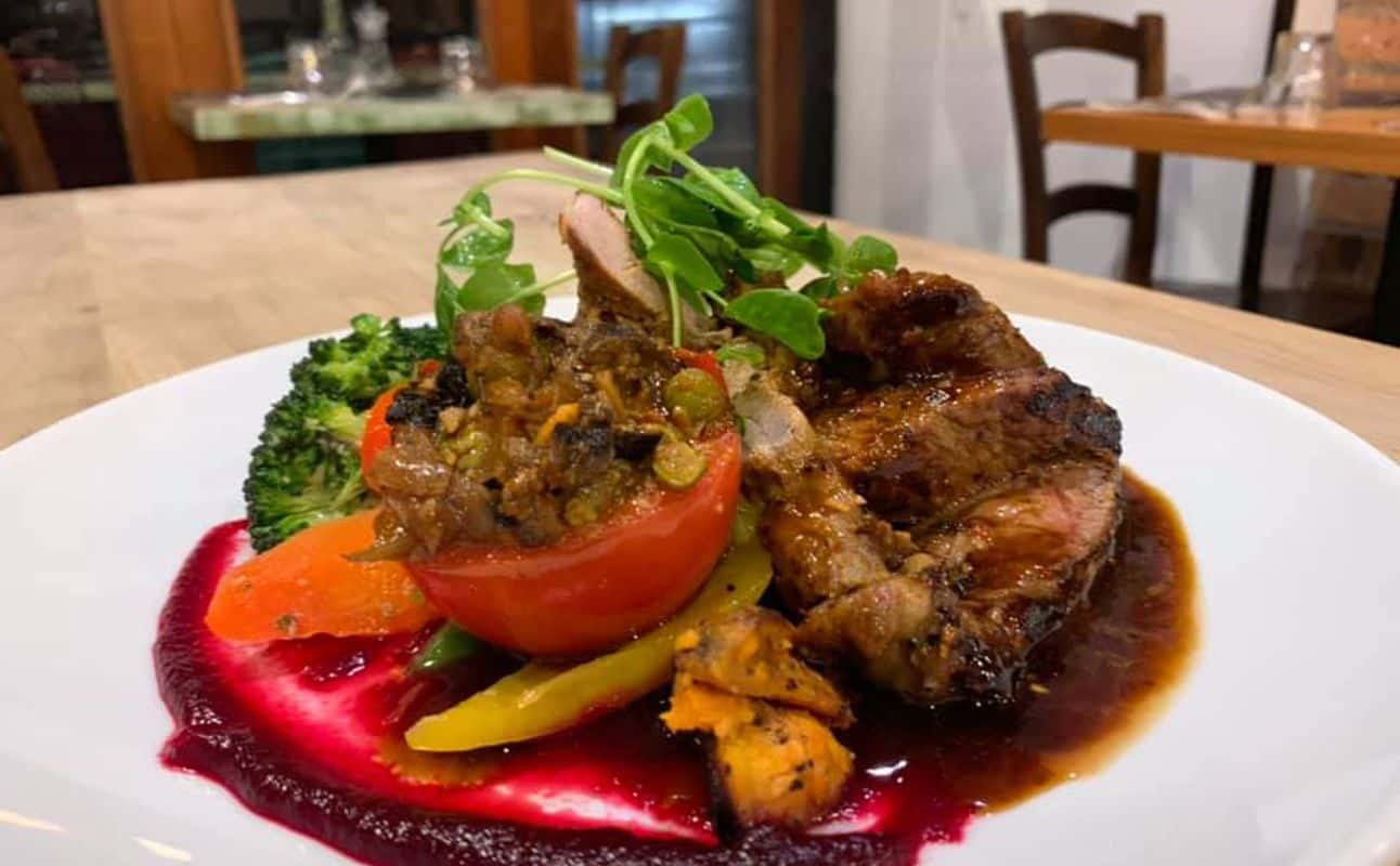 Enjoy Cafe and Family cuisine at Twisted Tomato in Point Chevalier, Auckland