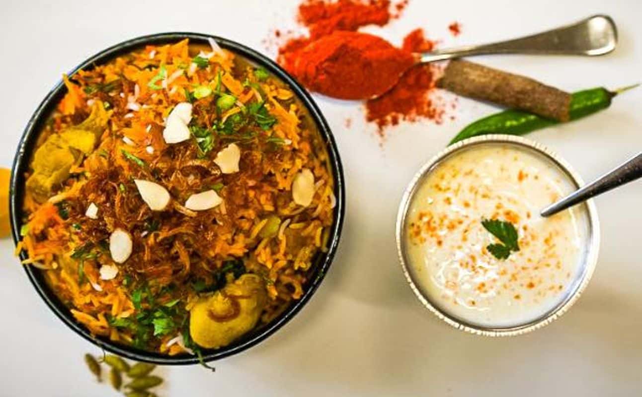 Enjoy Indian, Indo-Chinese, Vegetarian options, Vegan options, Restaurant, Wheelchair accessible, Table service, $$$, Families, Groups and Kids cuisine at Curry Delight Indian Restaurant Huntly in Huntly, Waikato