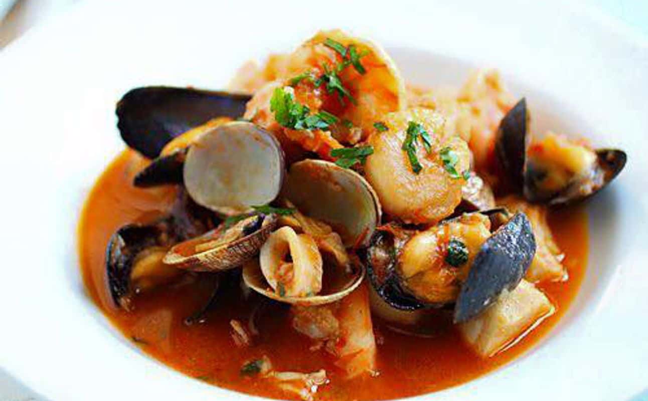Enjoy International and New Zealand cuisine at Y-Not Restaurant & Bar in Auckland City Centre, Auckland