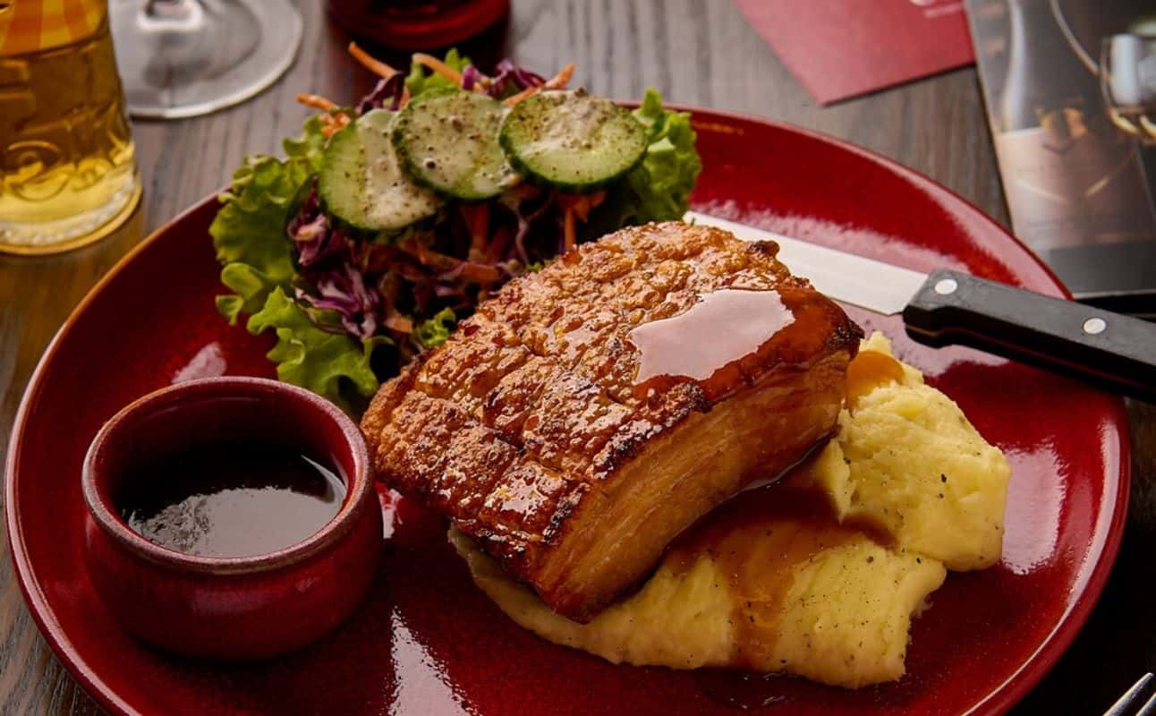 Enjoy New Zealand, Gluten Free options, Vegan options, Dairy free options, Restaurant, Street parking, Wheelchair accessible, Table service, Highchairs available, $$$ and Families cuisine at Cobb & Co Levin in Levin, Manawatu